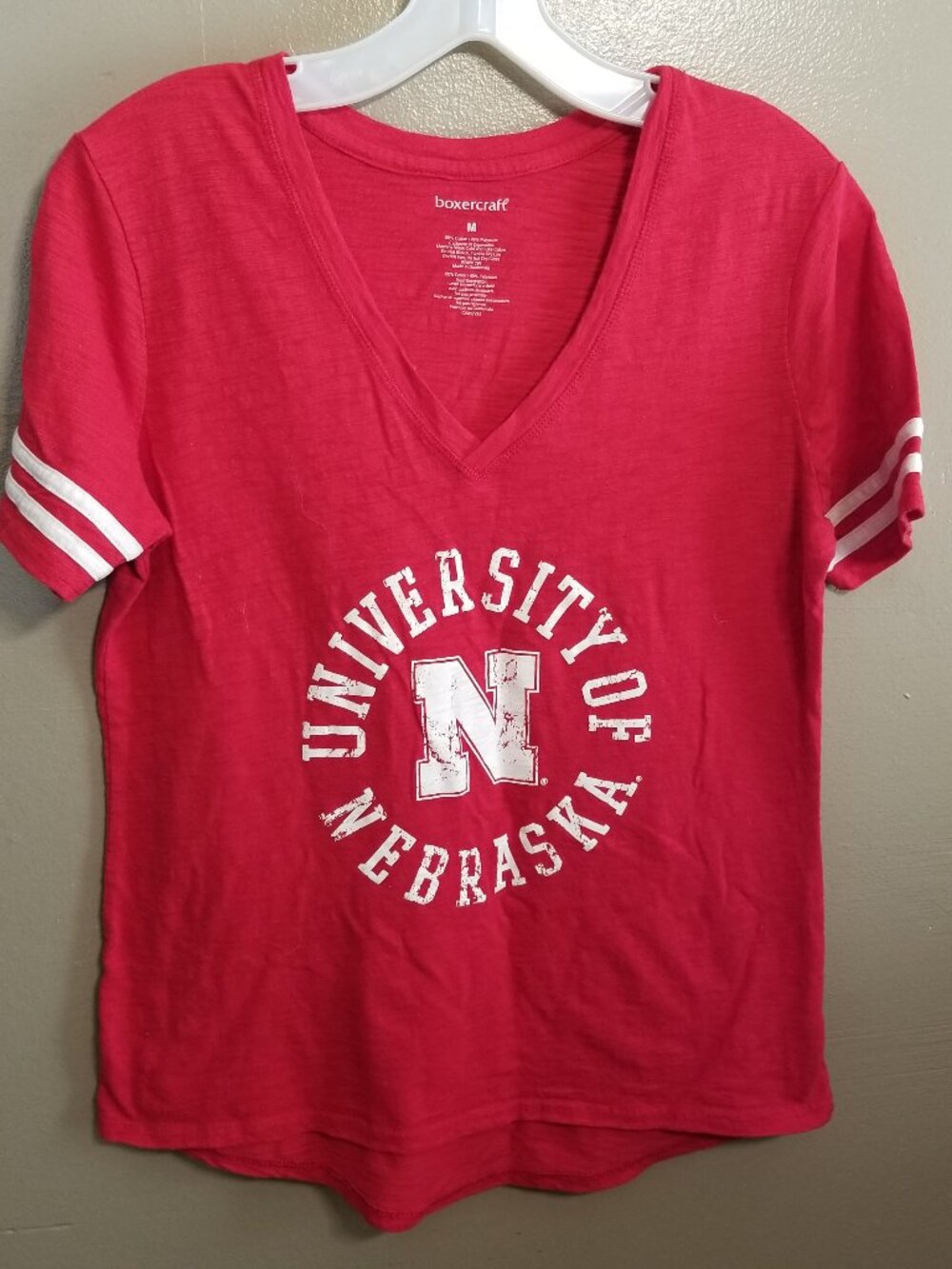 University of Nebraska Lincoln Cornhuskers Red V-Neck T-Shirt, Medium